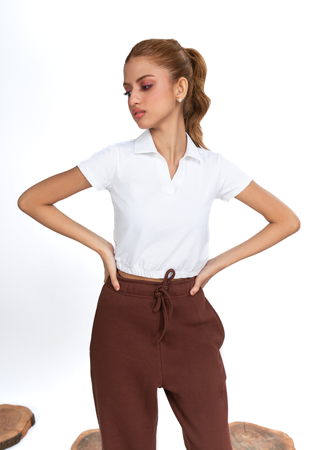 White V Collar Crop Top